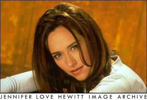 Jennifer Love Hewitt Image Archive